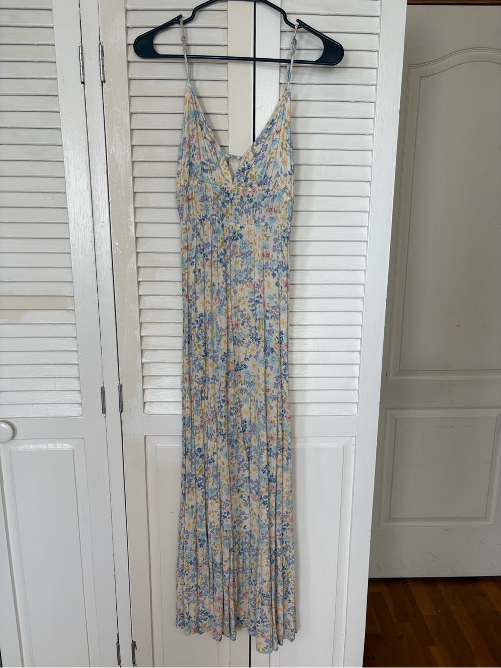 SO Floral Spaghetti-Strap Maxi Dress - Cream & Blue